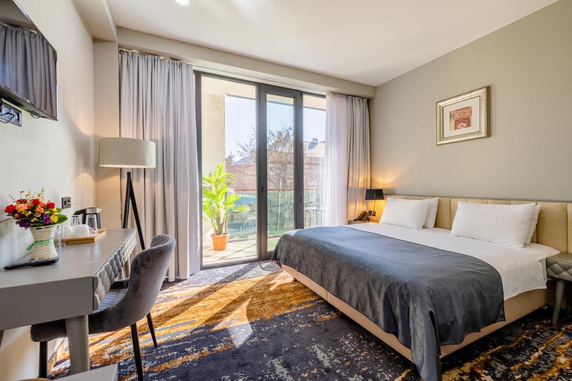 Hotel Brosse Garden Tiflis Exterior foto