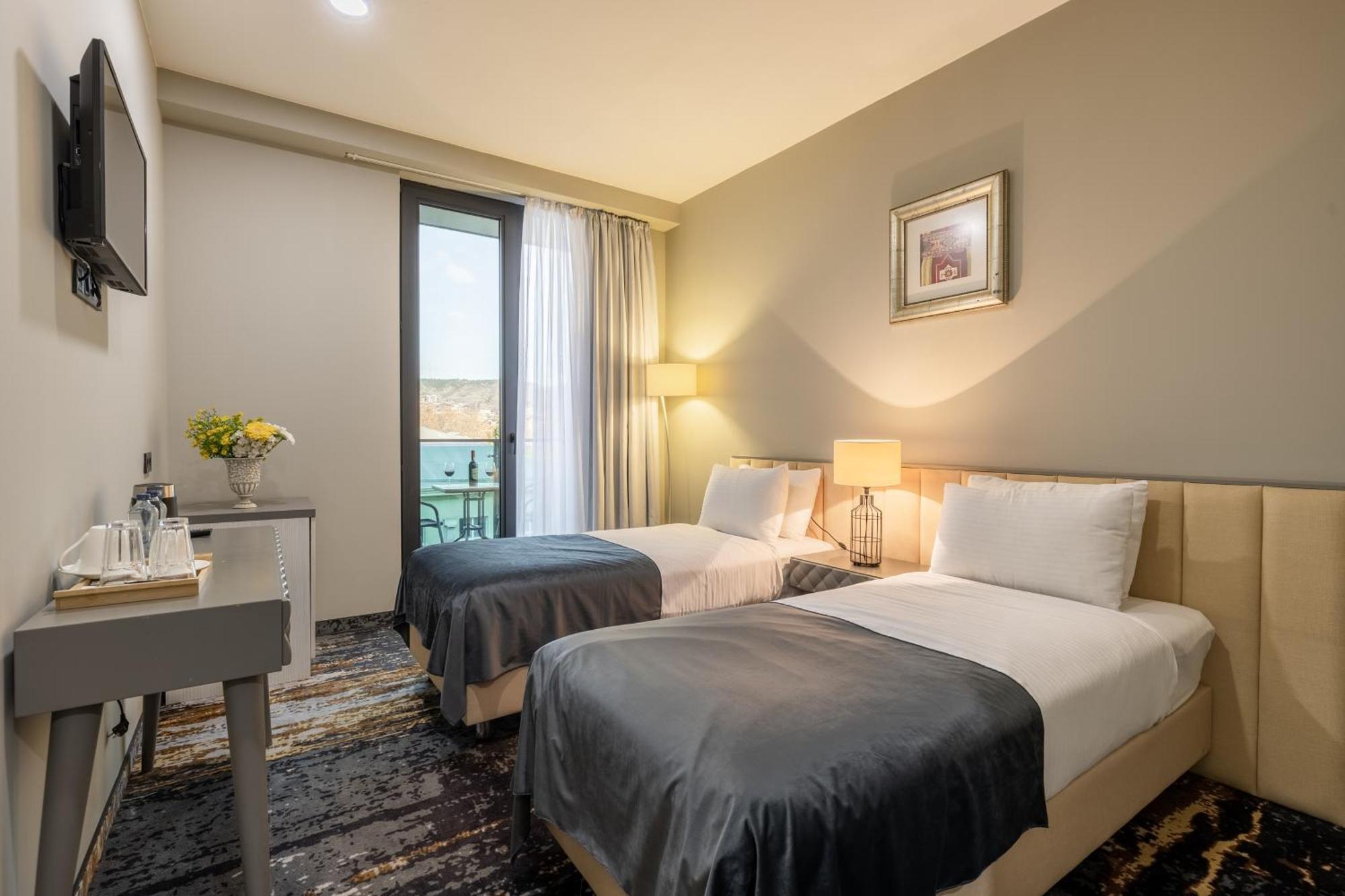 Hotel Brosse Garden Tiflis Exterior foto